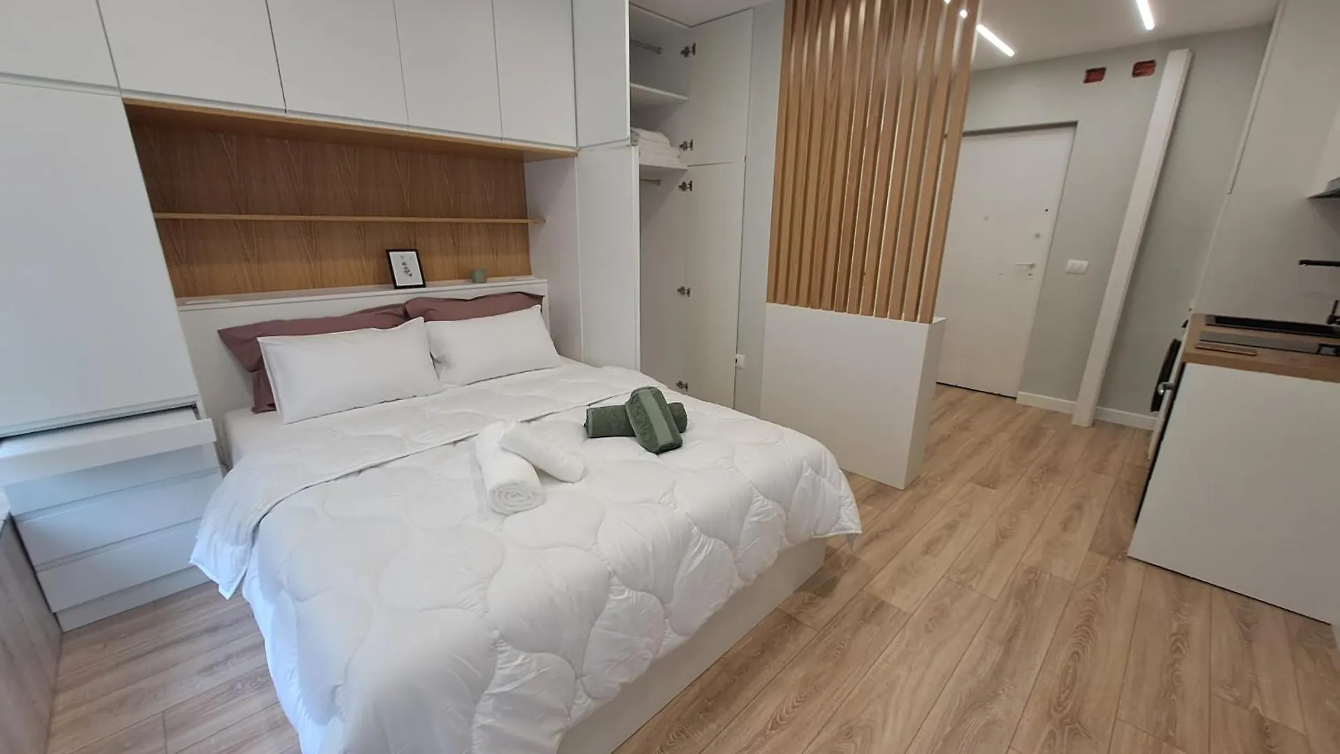 Comfy Studio In Tirana 0*,